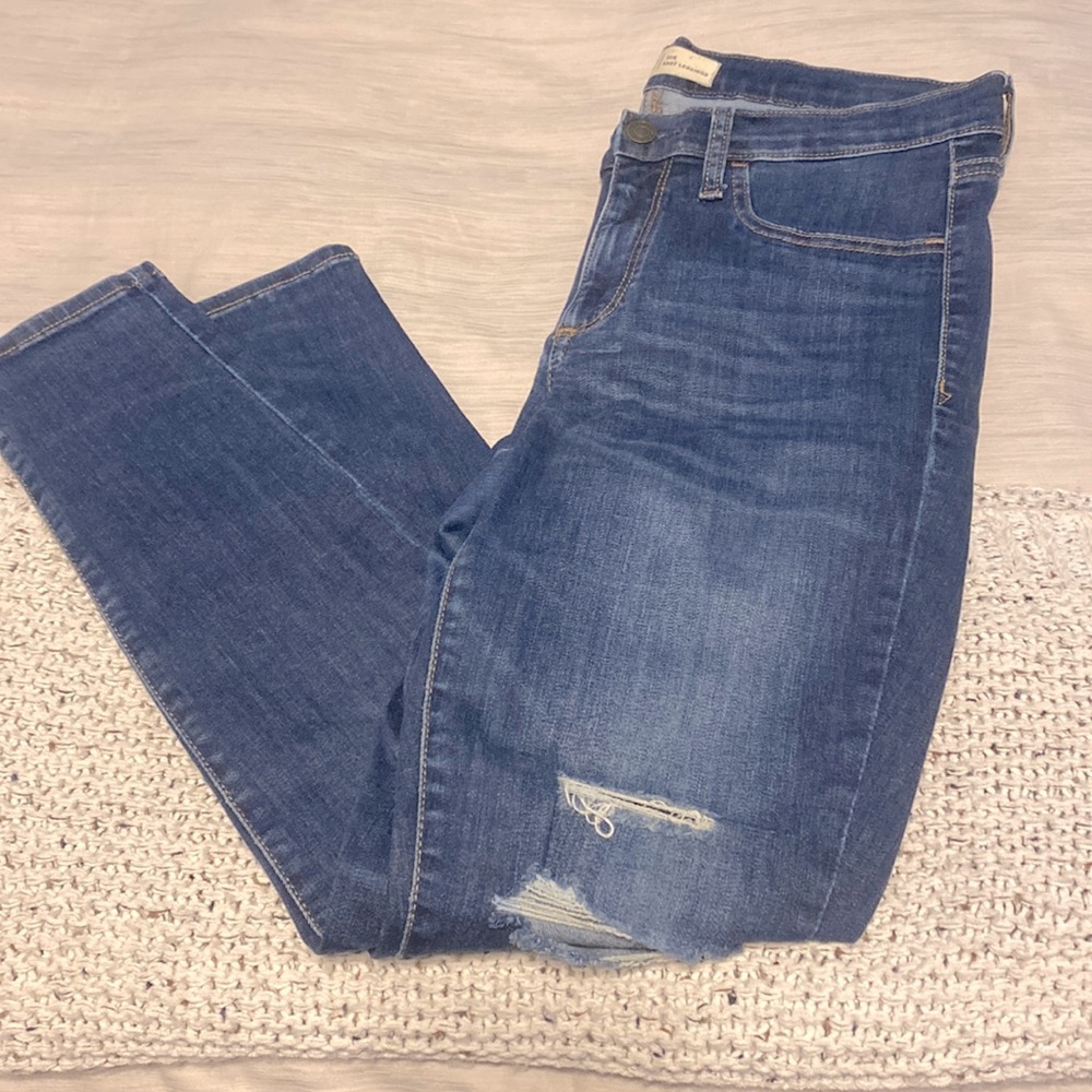Women's Distressed Medium Wash Skinny Jeans